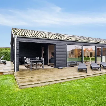 Ehmi - 750m From The Sea By Interhome